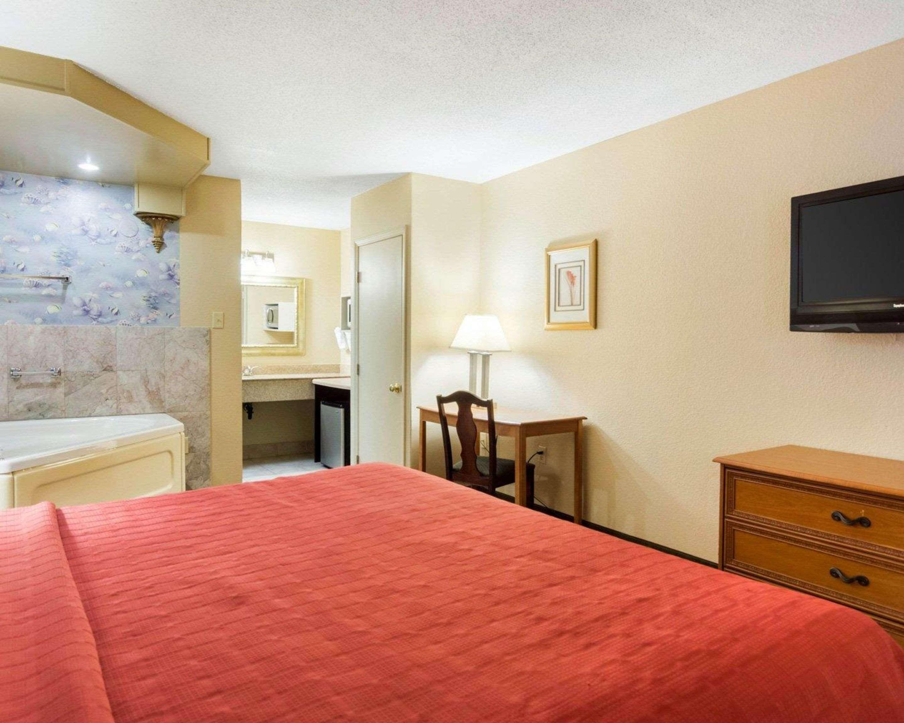 Quality Inn South Hill I-85 Exterior photo